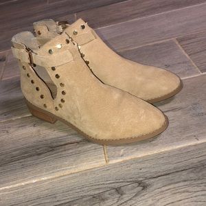 Tan/ gold stud ankle booties